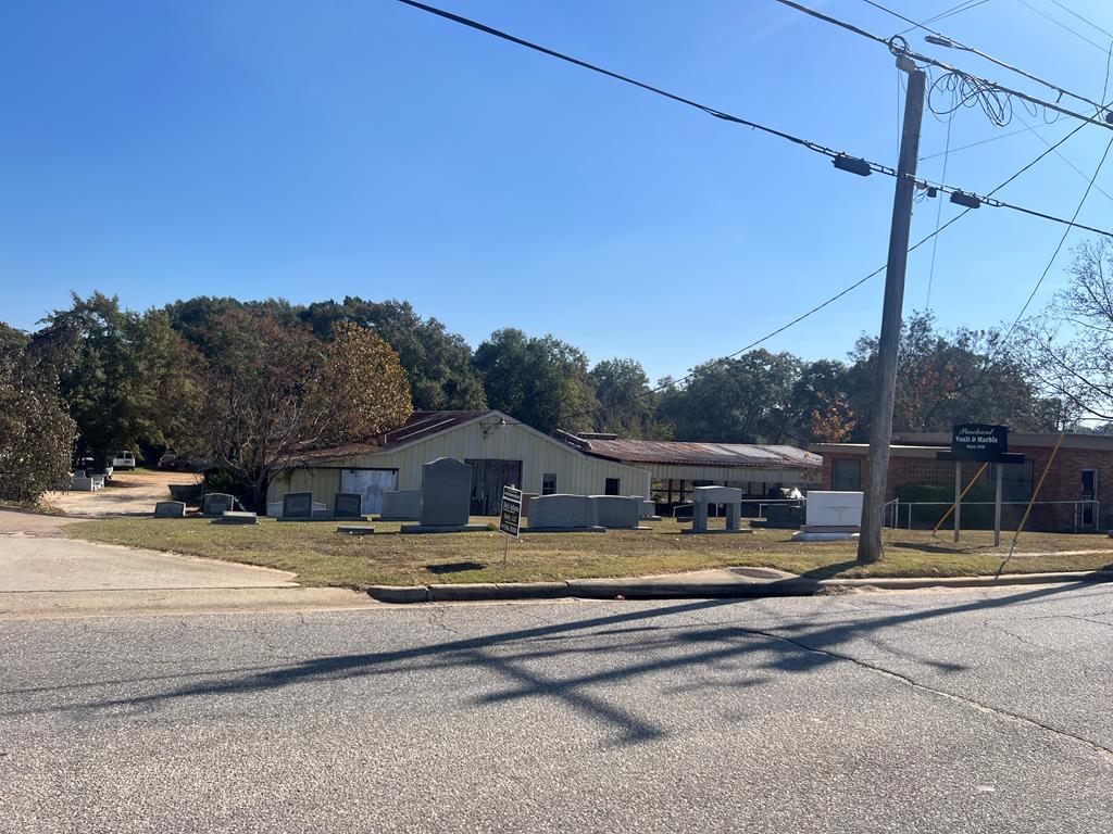 902 South Brundidge Street