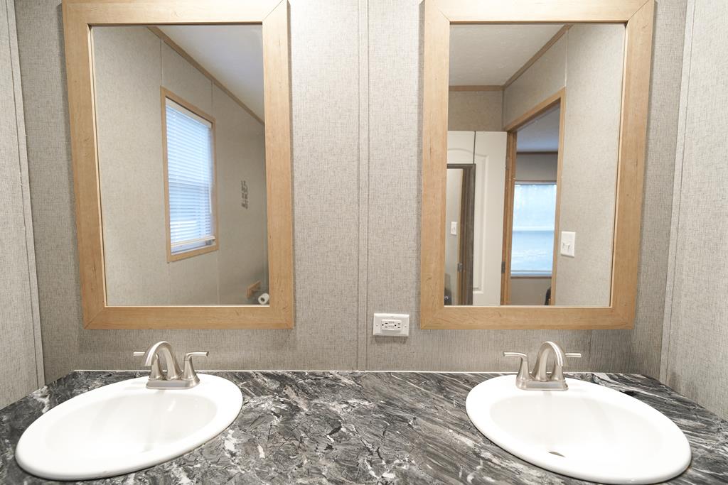 1976 County Road 109