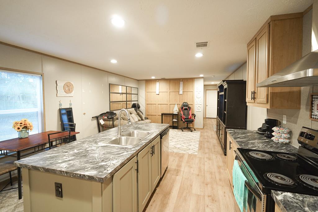 1976 County Road 109