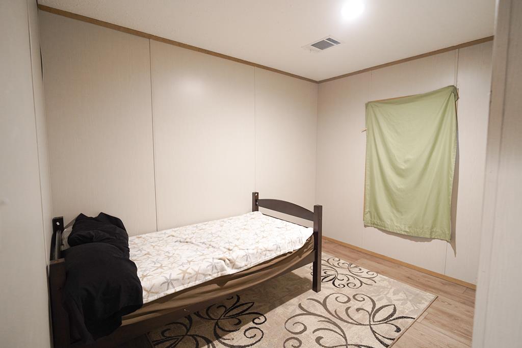 1976 County Road 109