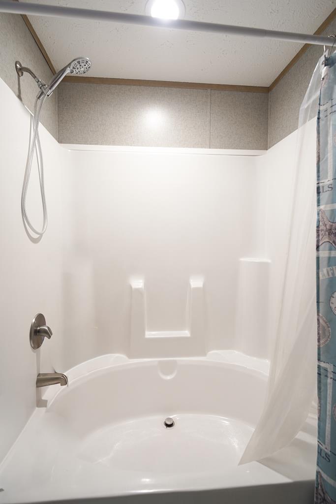 1976 County Road 109