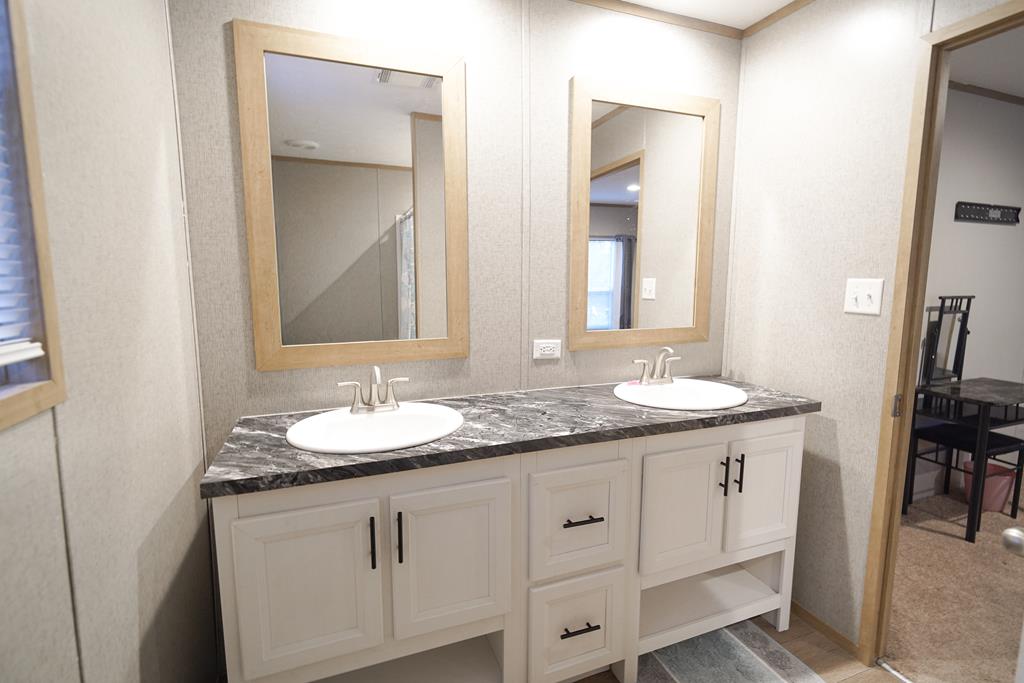 1976 County Road 109