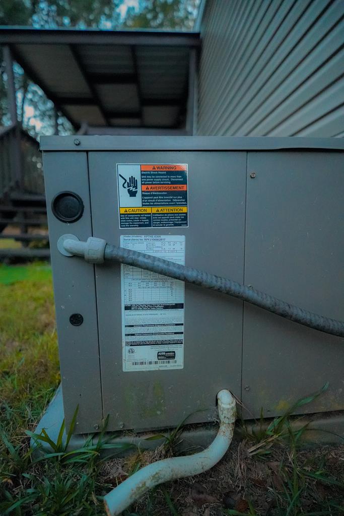 1976 County Road 109