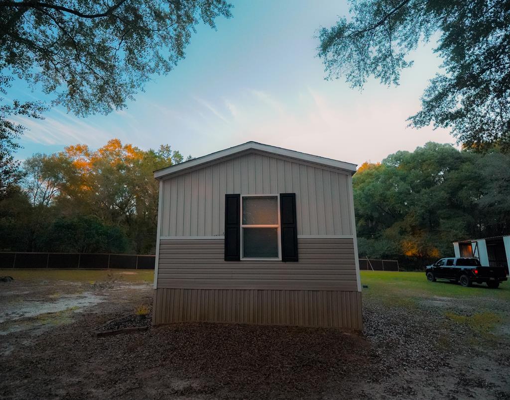 1976 County Road 109