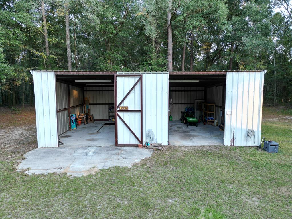 1976 County Road 109