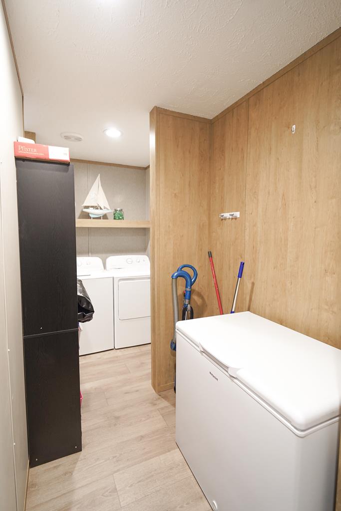 1976 County Road 109