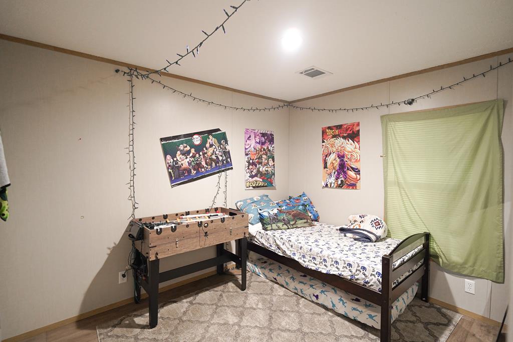 1976 County Road 109