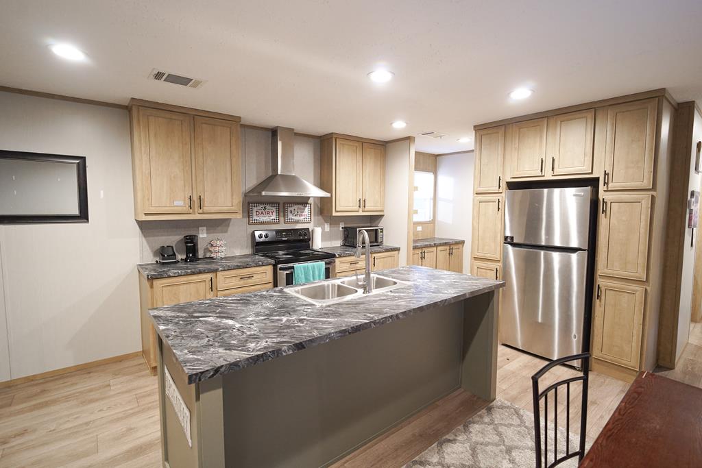 1976 County Road 109