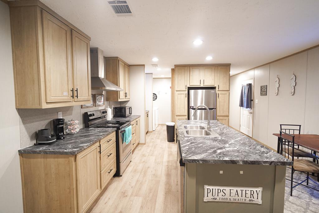 1976 County Road 109