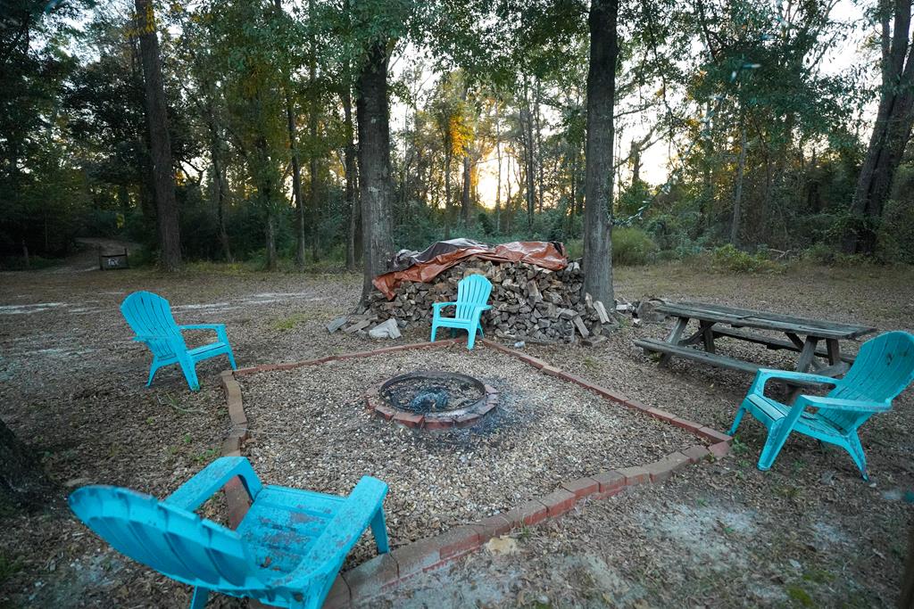 1976 County Road 109