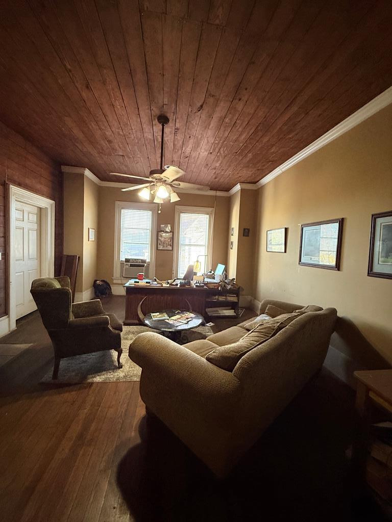 321&317 S 3 Notch Street