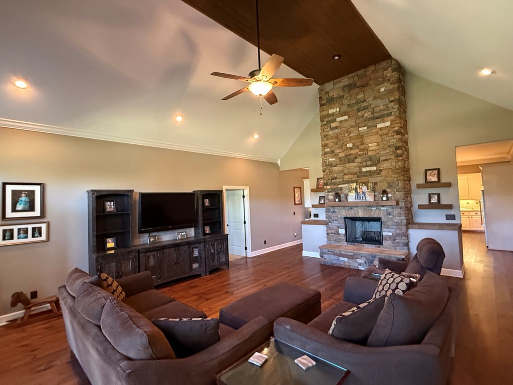 1545 County Road 2203