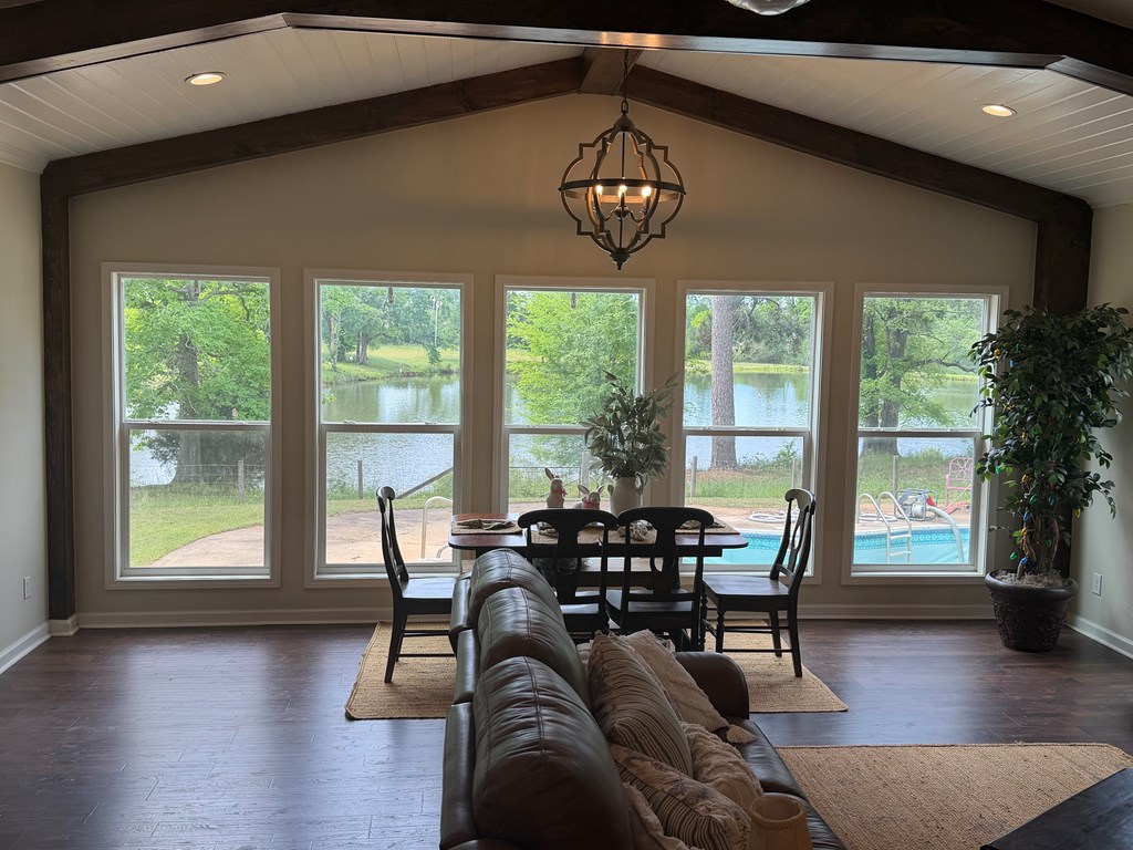 691 County Road 3310