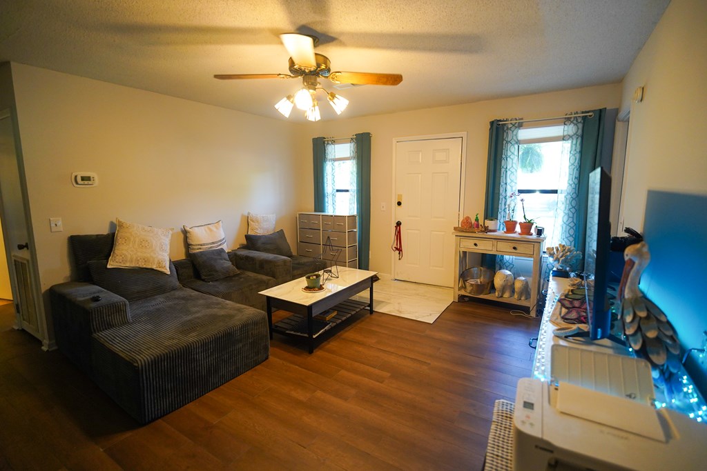 238 Juniper Dr