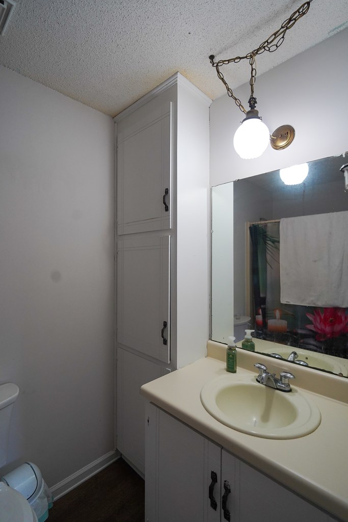 238 Juniper Dr
