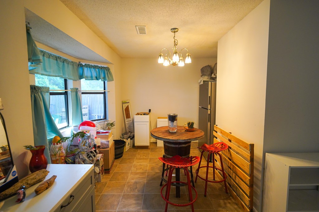 238 Juniper Dr
