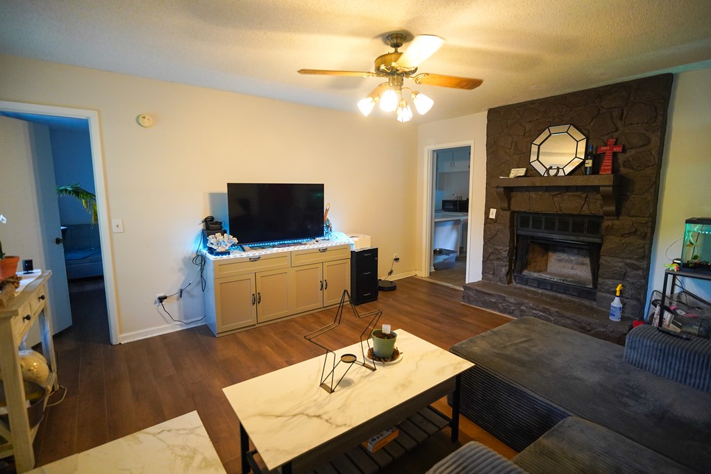 238 Juniper Dr