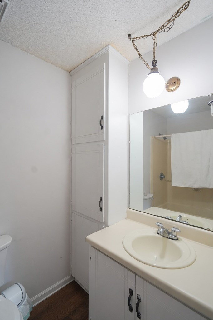 238 Juniper Dr
