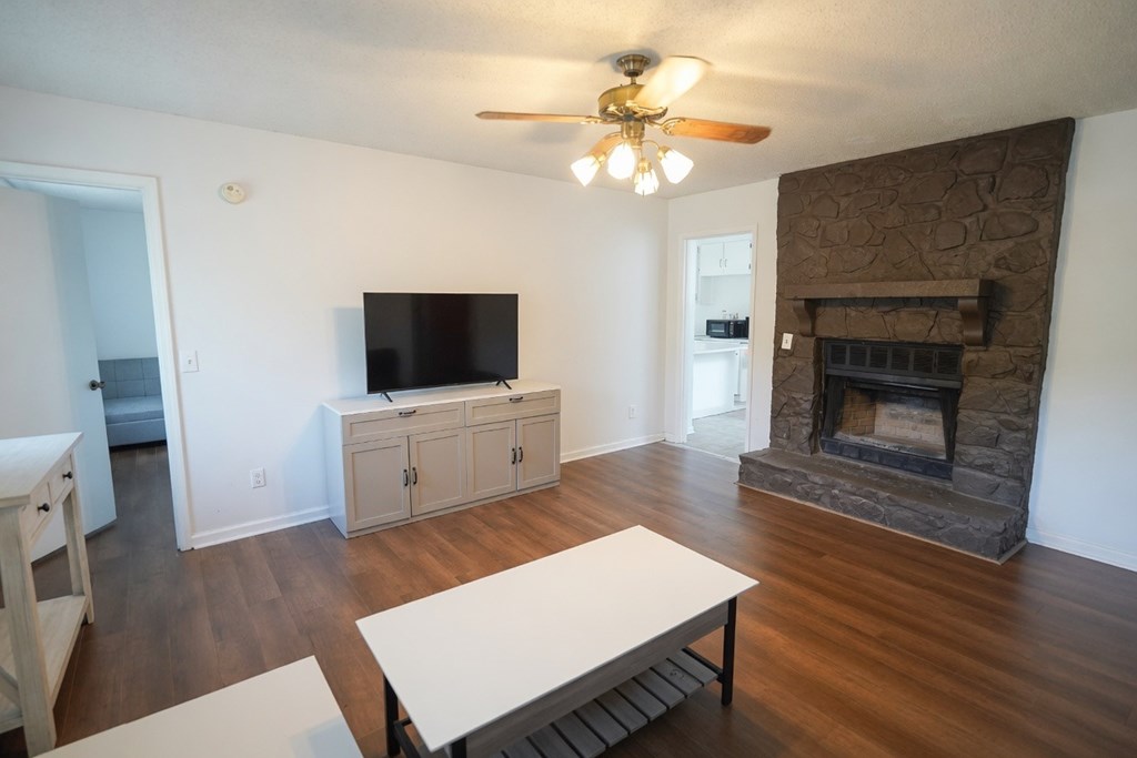 238 Juniper Dr