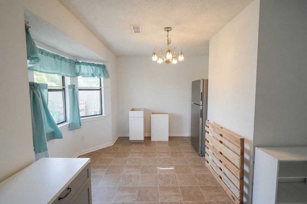 238 Juniper Dr