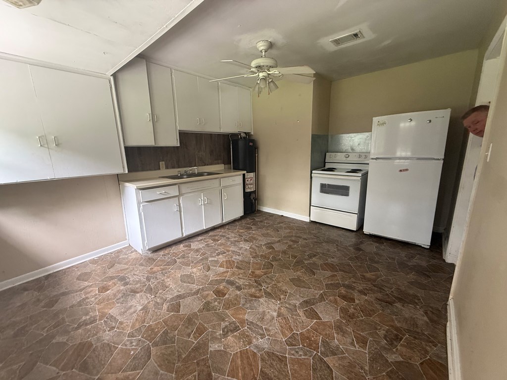 110 White Drive