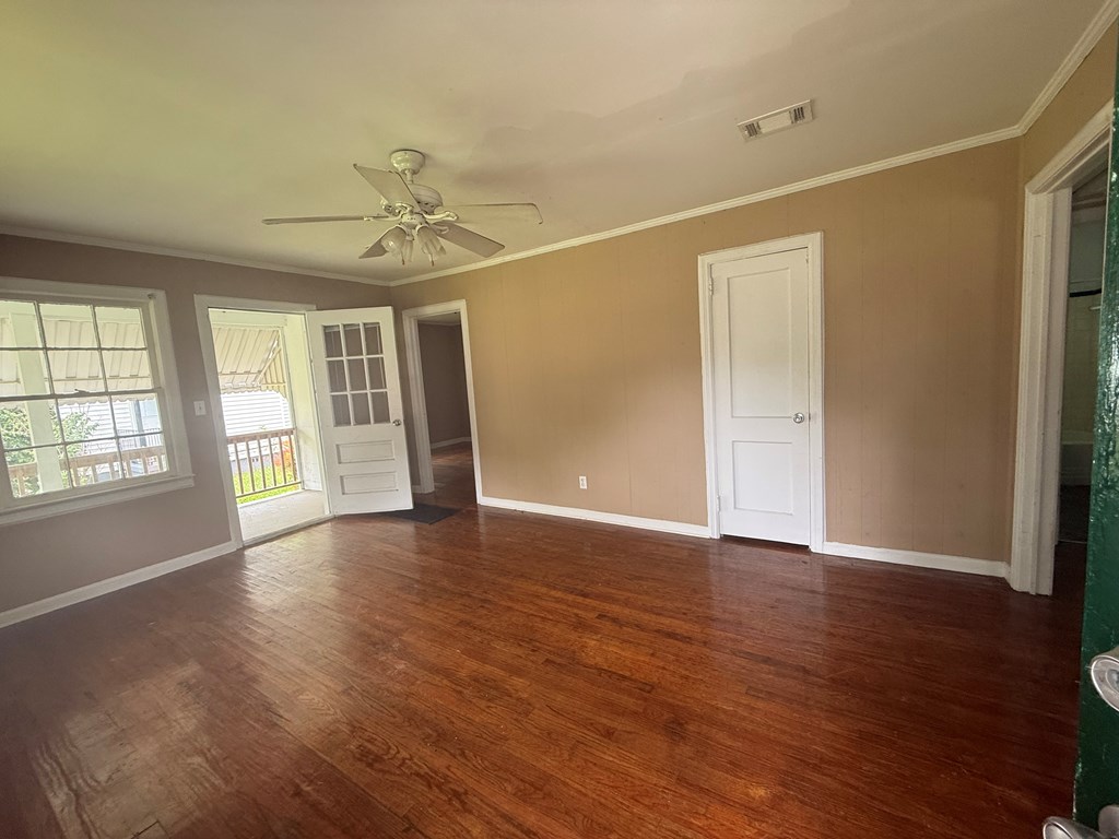 110 White Drive