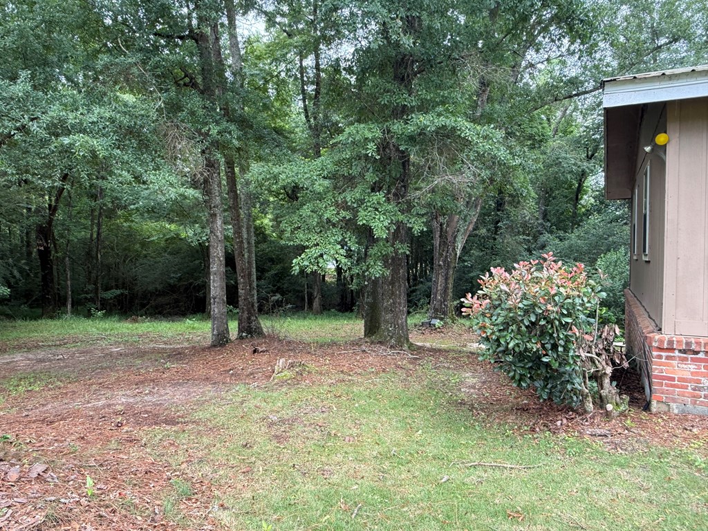 1388 Henderson Hwy