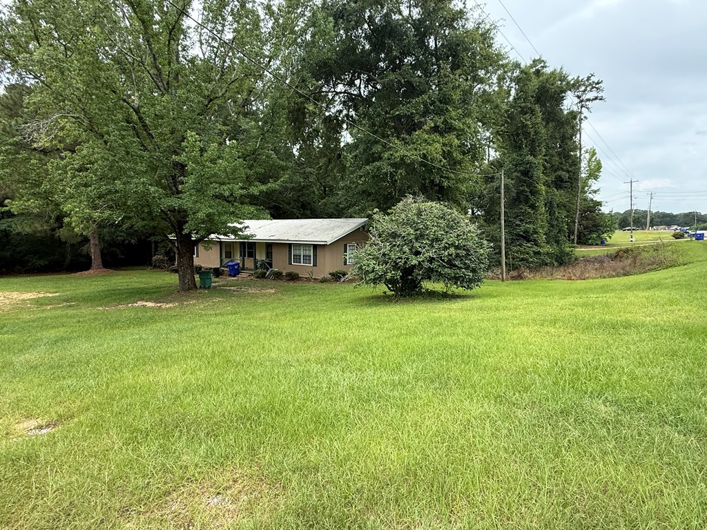 1388 Henderson Hwy