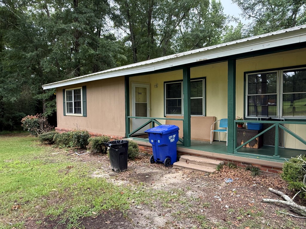 1388 Henderson Hwy