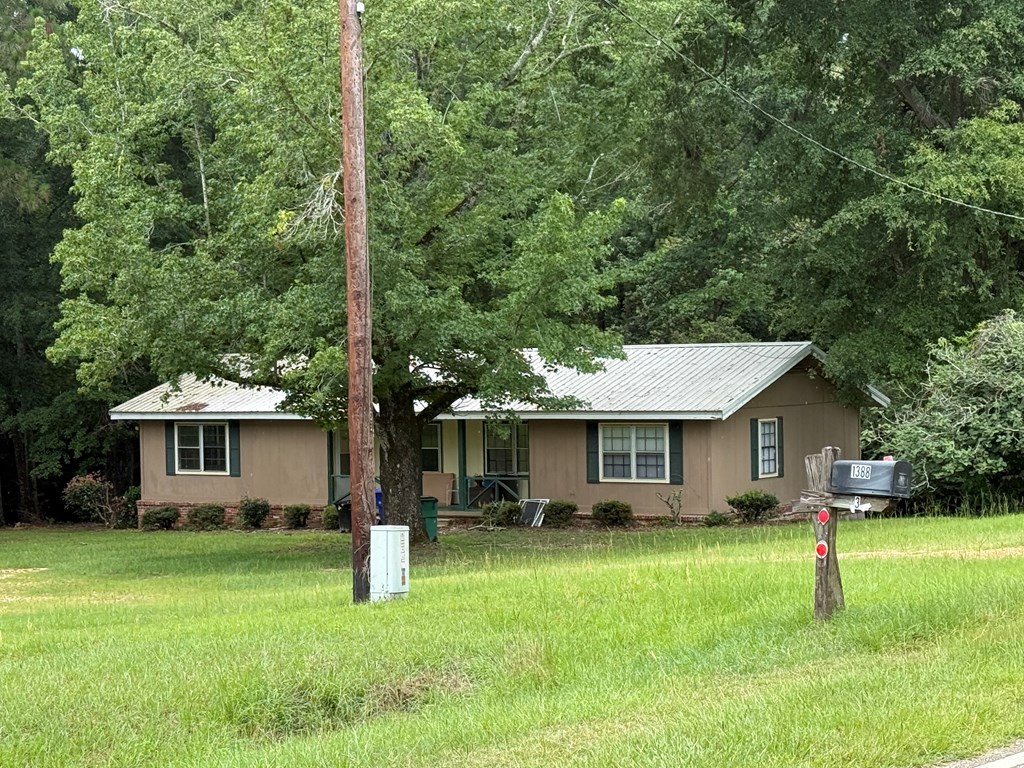 1388 Henderson Hwy