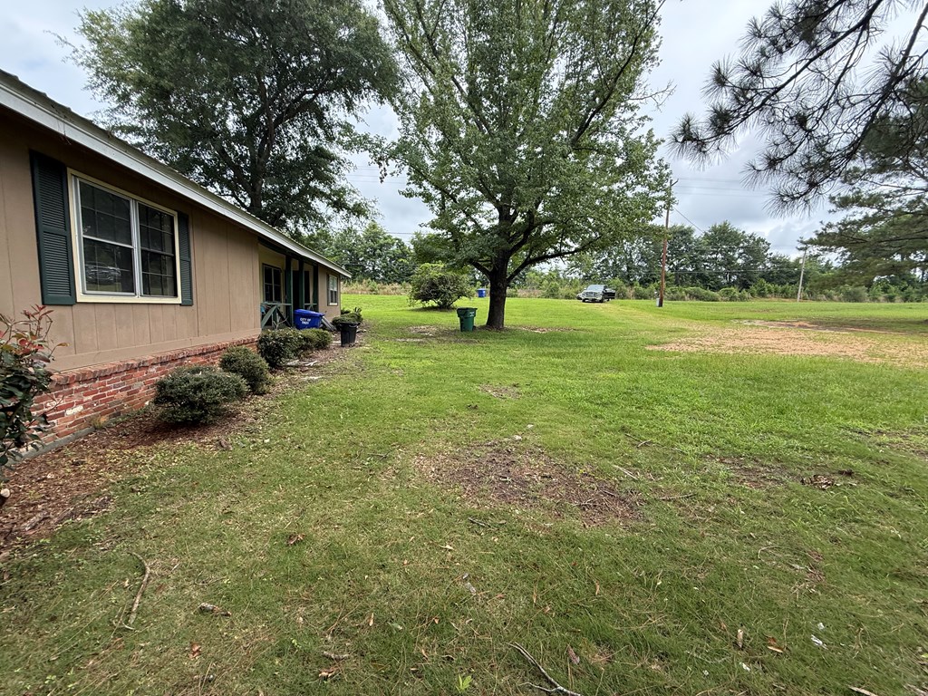 1388 Henderson Hwy