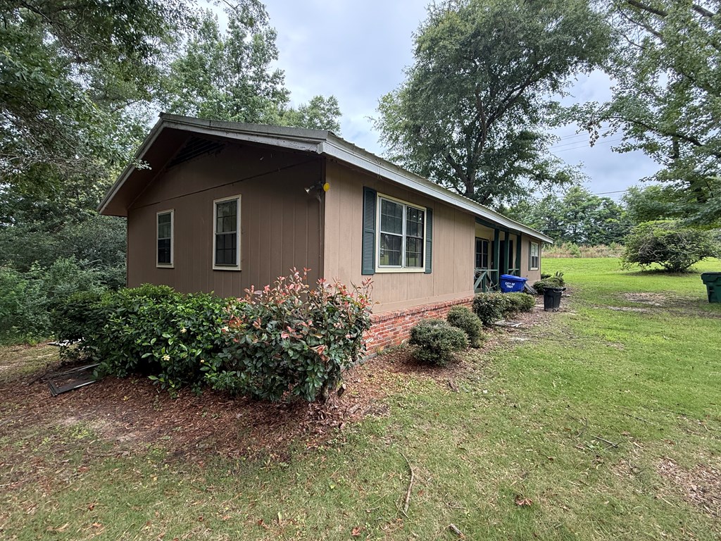 1388 Henderson Hwy