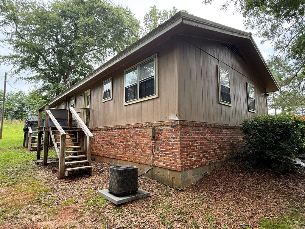 1388 Henderson Hwy