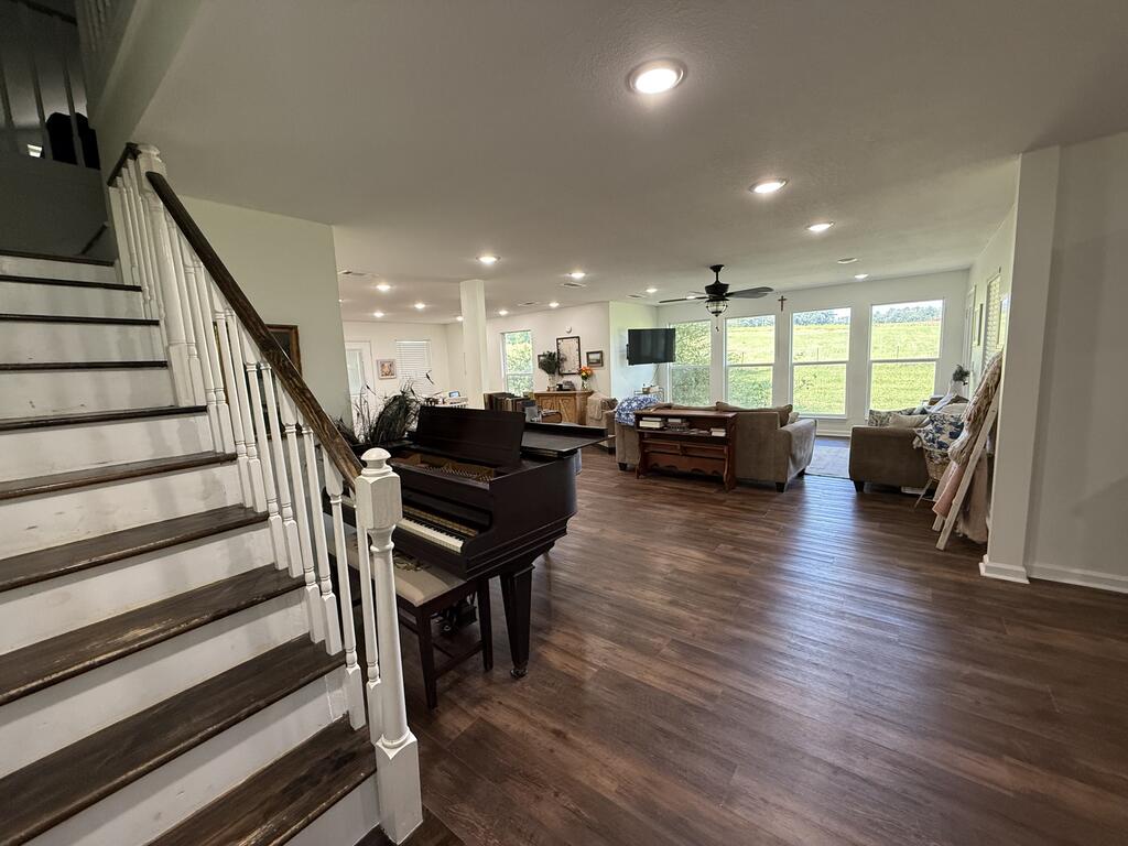 453 County Road 4412