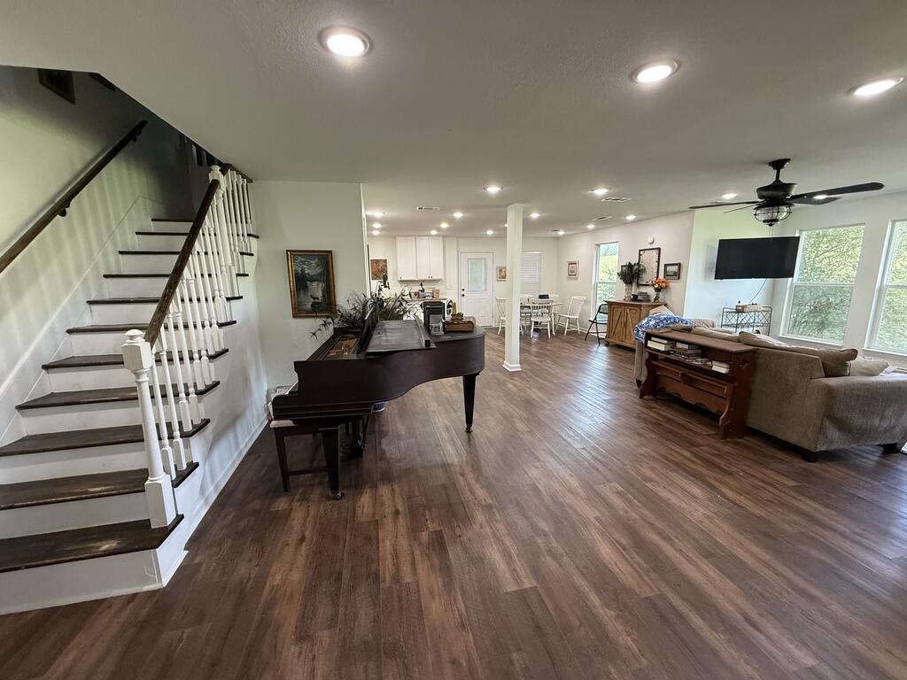 453 County Road 4412