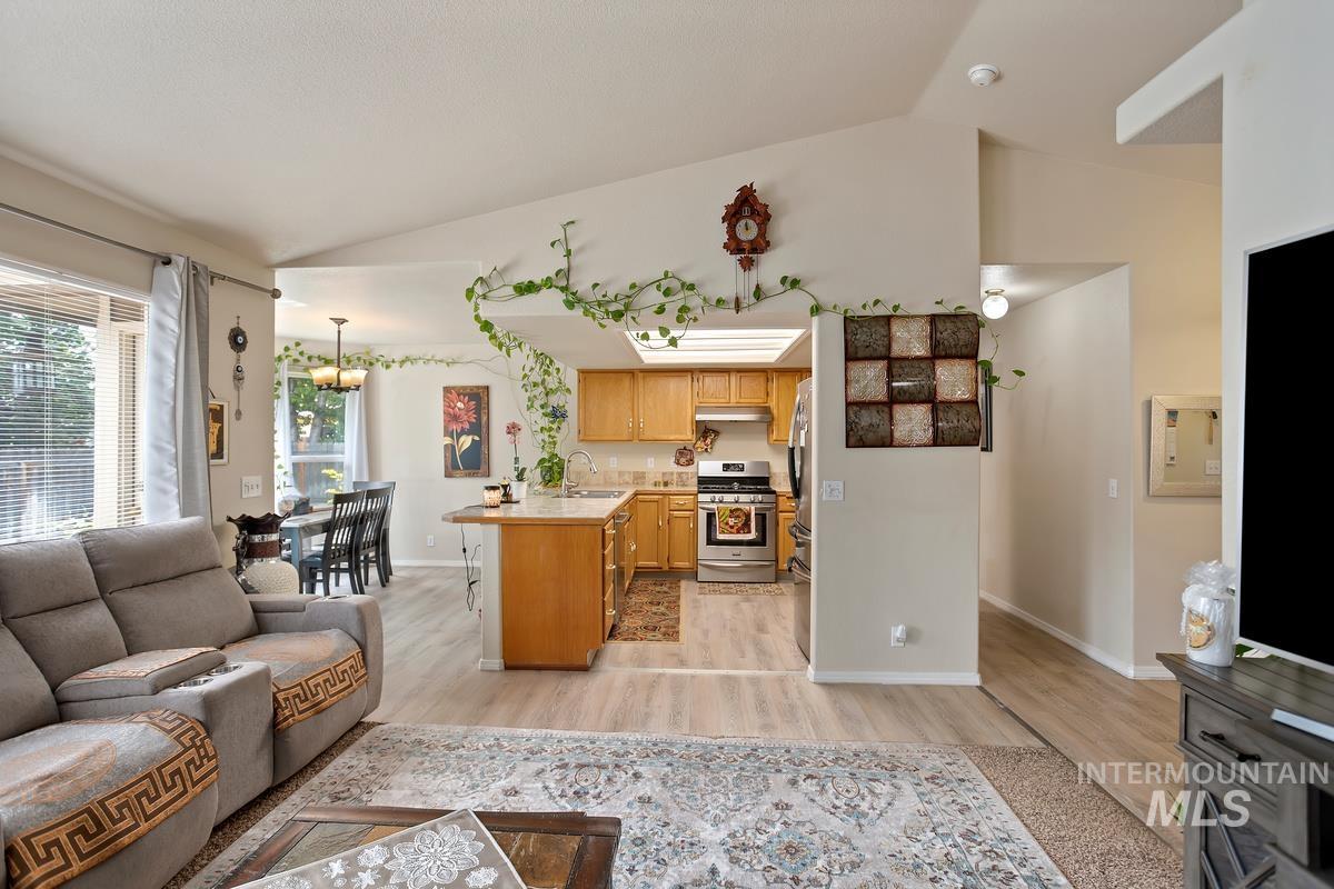 202 SW 12th