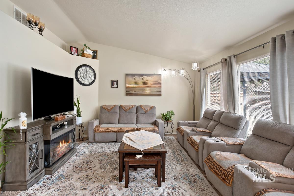 202 SW 12th