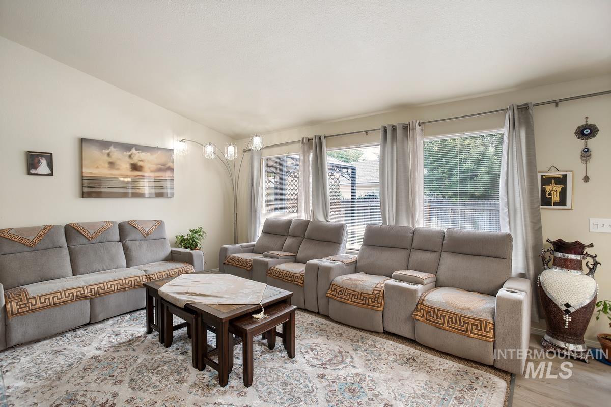202 SW 12th