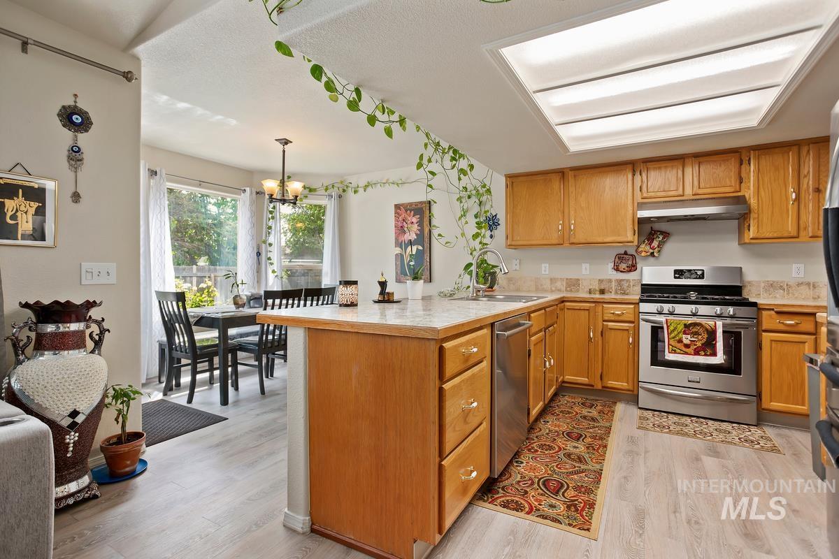 202 SW 12th