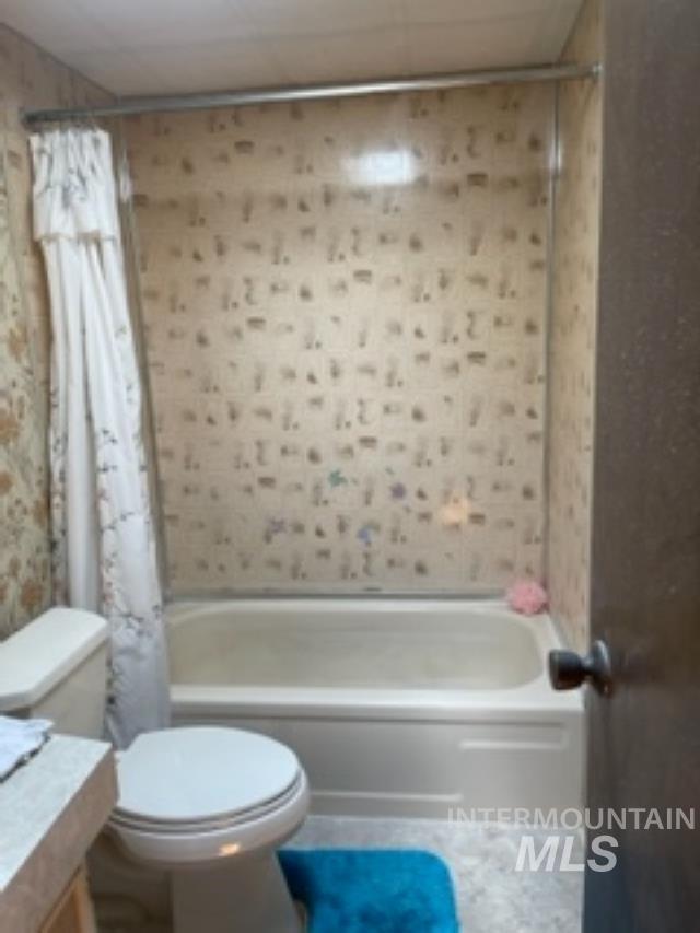 2300 N Iris Ln
