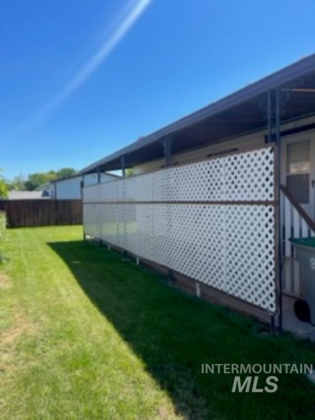 2300 N Iris Ln