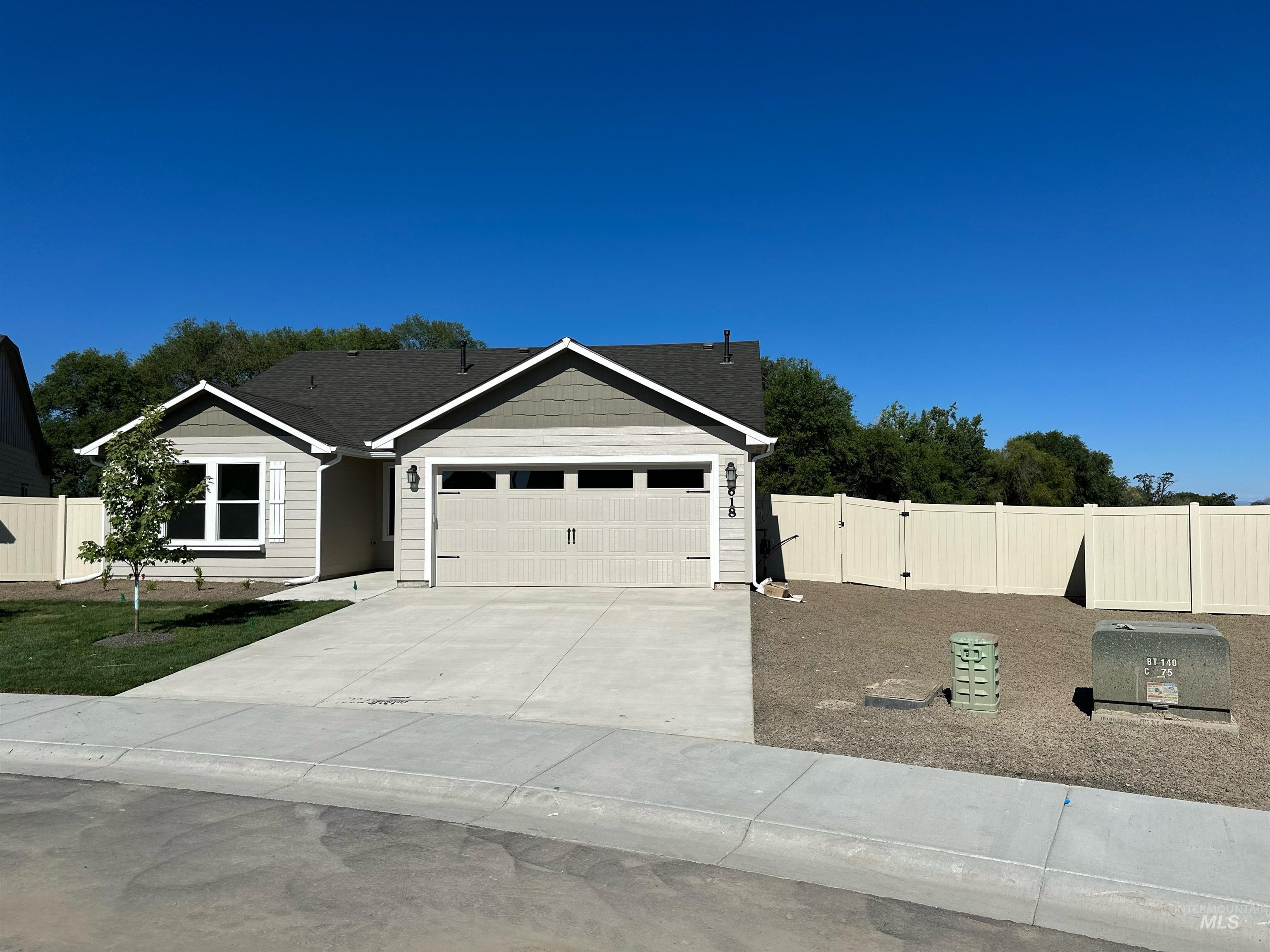 618 Blue Topaz Ave