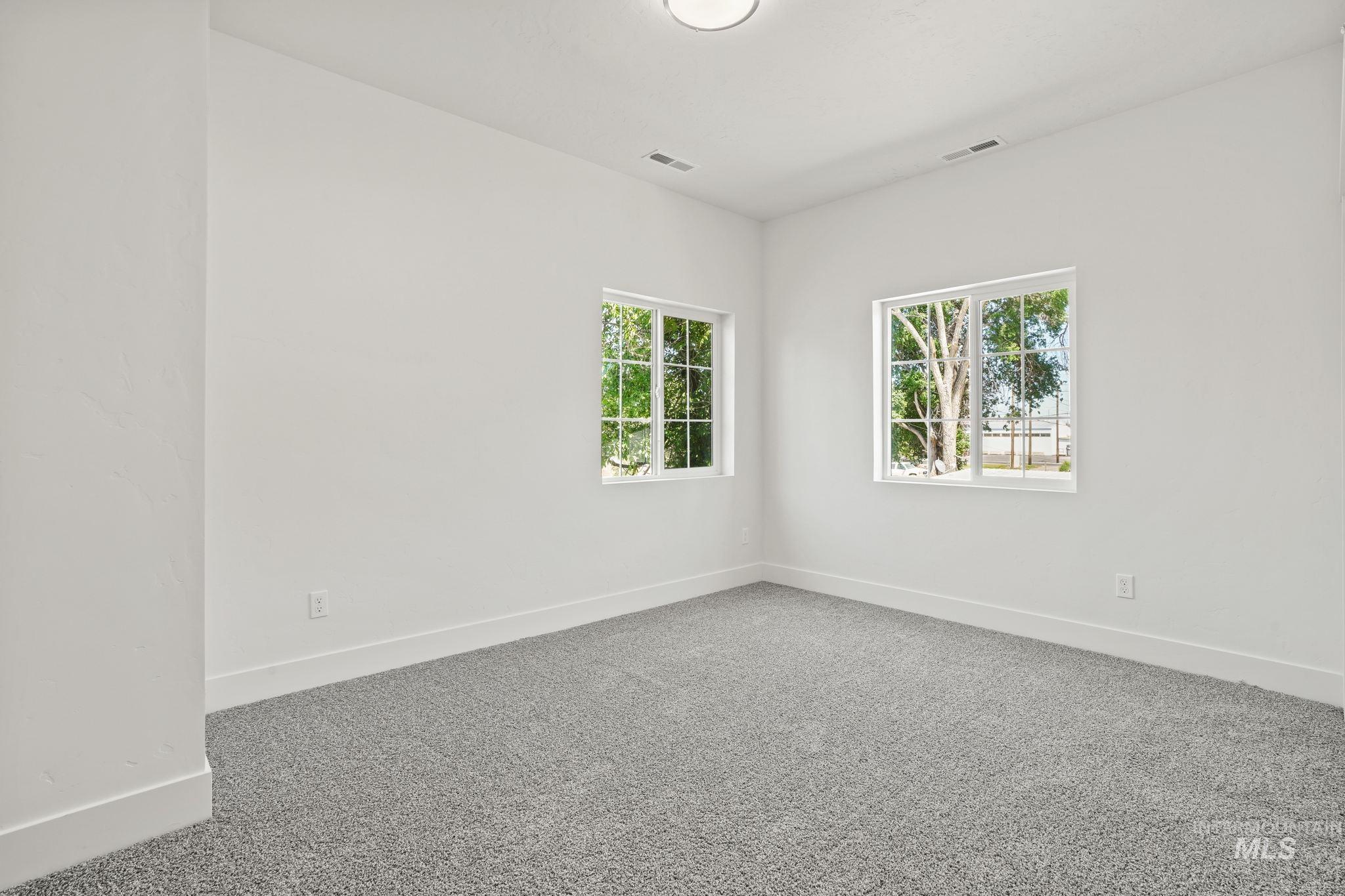 286/288 W Ave A