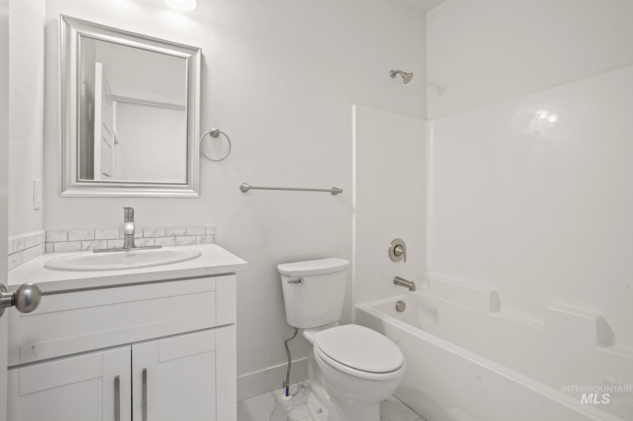 286/288 W Ave A