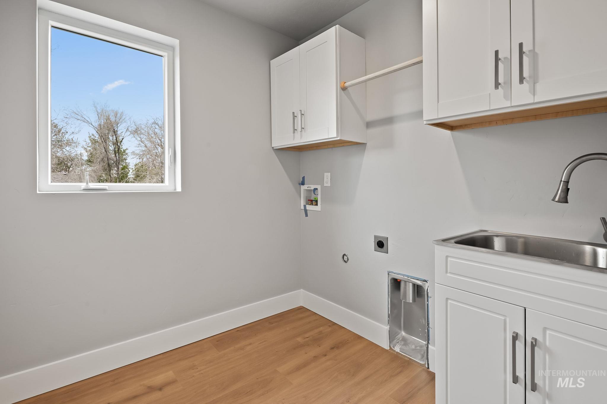 745 N 15th East St