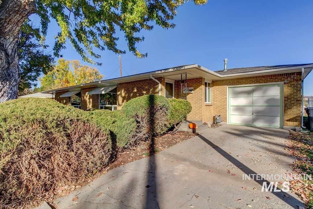 1621/1623 W Olympia Dr