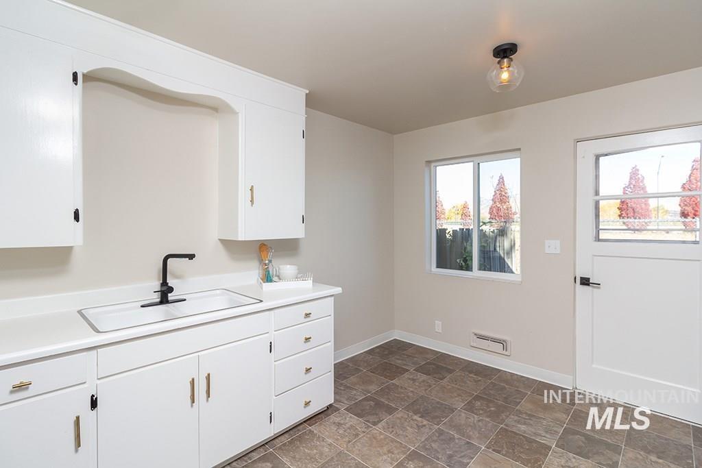 1621/1623 W Olympia Dr