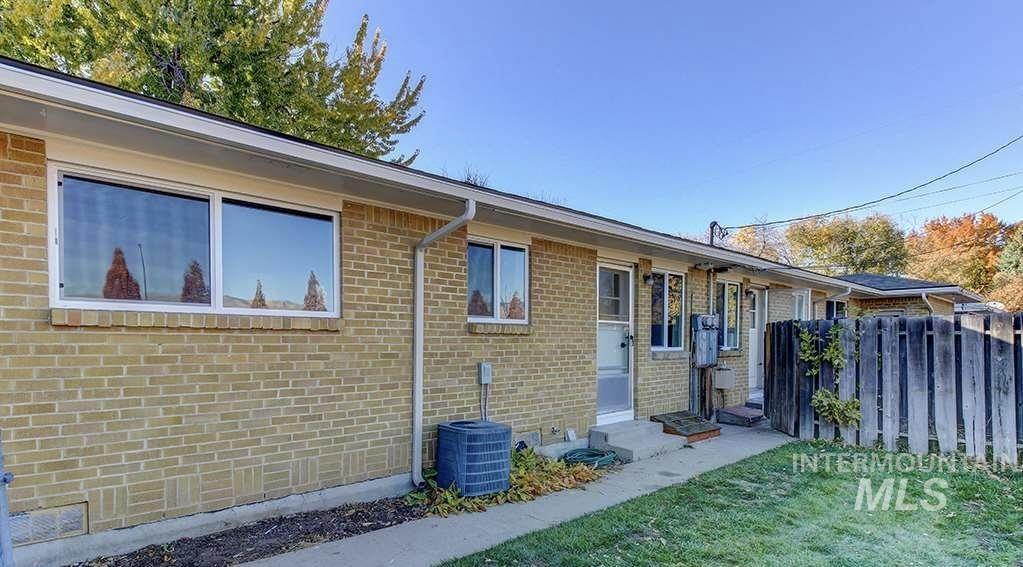 1621/1623 W Olympia Dr
