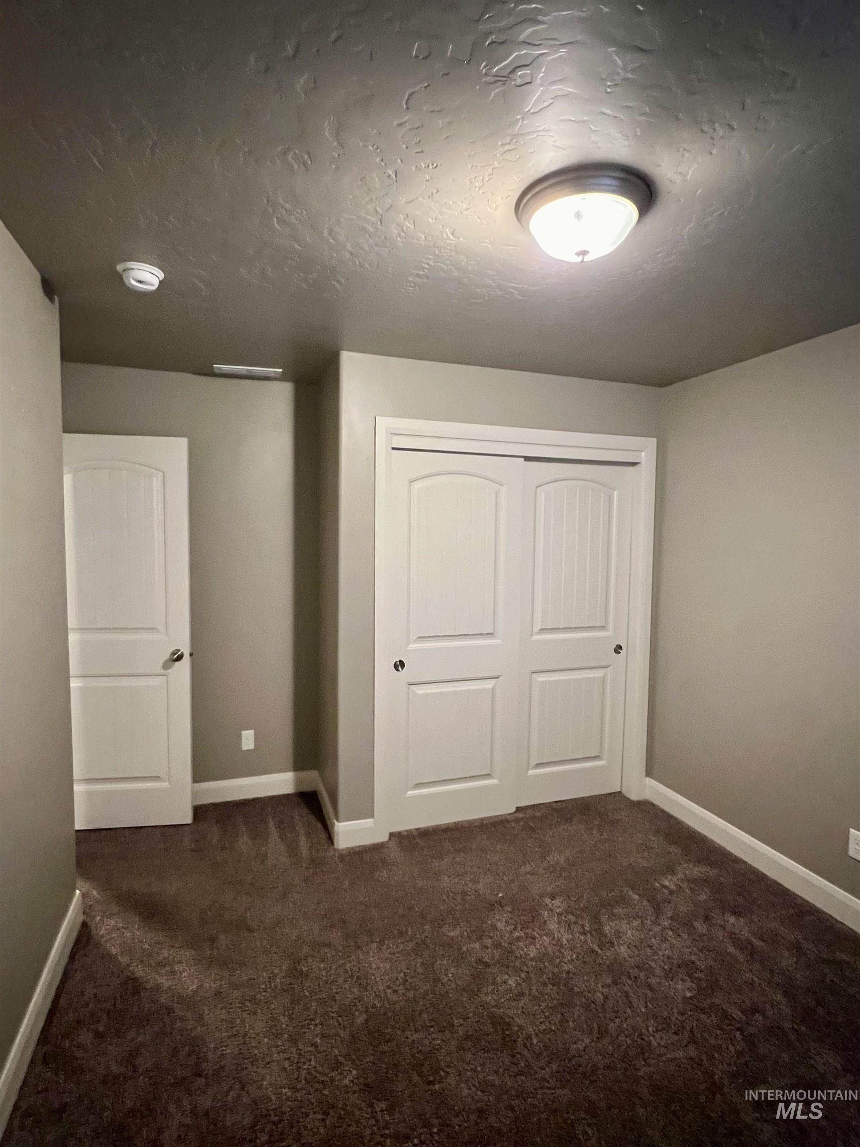 4691 N Christian