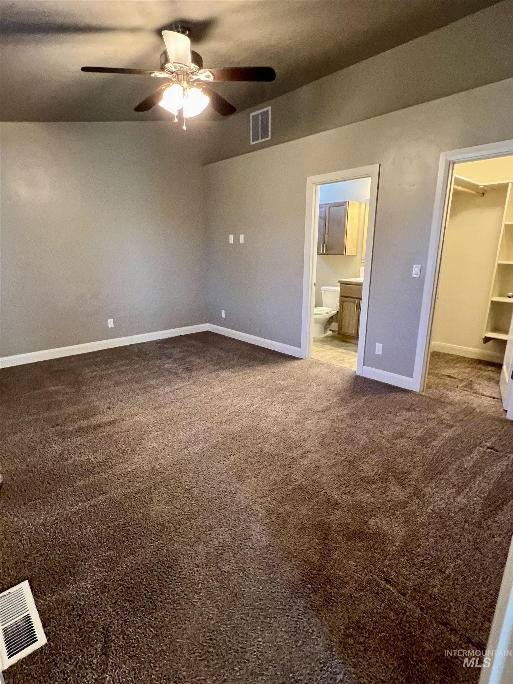4691 N Christian
